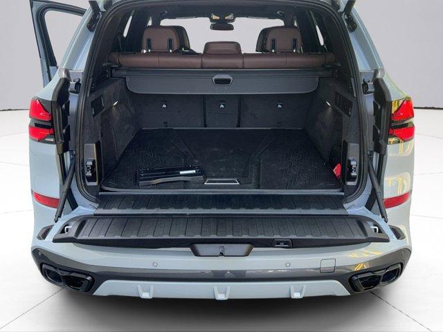 2025 BMW X5 M60i Vehicle Photo in LEOMINSTER, MA 01453-2952