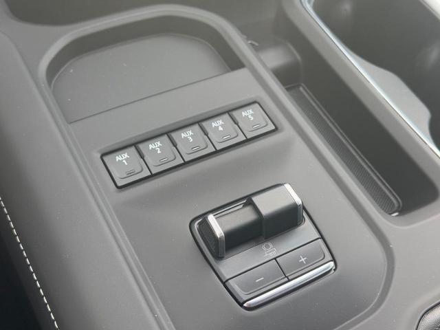 2025 GMC Sierra 3500 HD Vehicle Photo in COLUMBIA, MO 65203-3903
