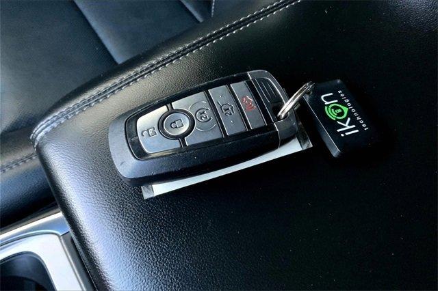 2022 Ford Explorer Vehicle Photo in TOPEKA, KS 66609-0000