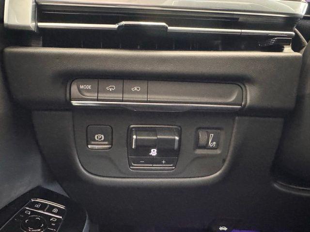 2025 Cadillac Escalade Vehicle Photo in DELRAY BEACH, FL 33483-3294