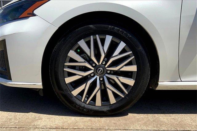 2023 Nissan Altima Vehicle Photo in TOPEKA, KS 66609-0000