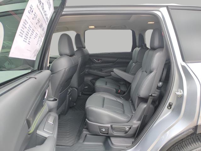 2025 Subaru Ascent Vehicle Photo in Green Bay, WI 54304