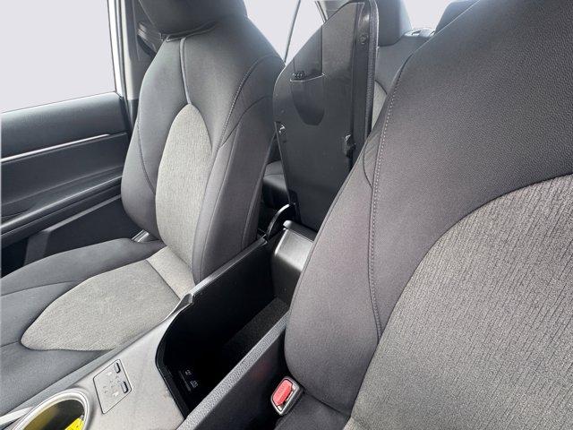 2022 Toyota Camry Vehicle Photo in LEOMINSTER, MA 01453-2952