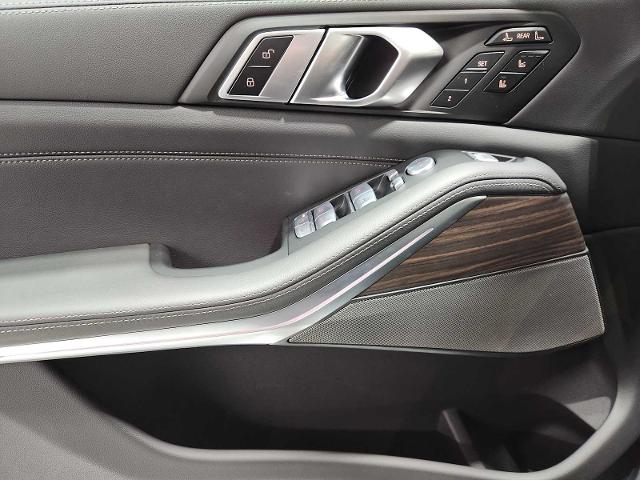2025 BMW X7 xDrive40i Vehicle Photo in GRAPEVINE, TX 76051