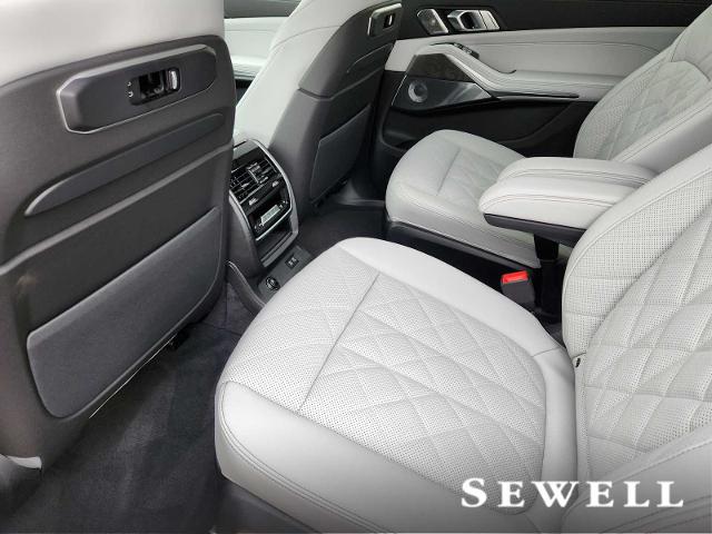 2025 BMW X7 xDrive40i Vehicle Photo in PLANO, TX 75024