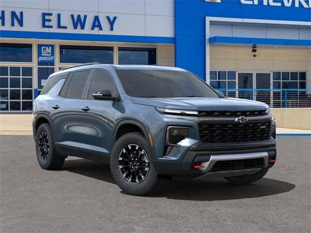 2025 Chevrolet Traverse Vehicle Photo in ENGLEWOOD, CO 80113-6708