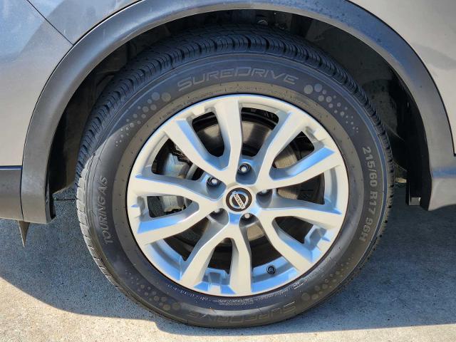 2022 Nissan Rogue Sport Vehicle Photo in DENTON, TX 76210-9321