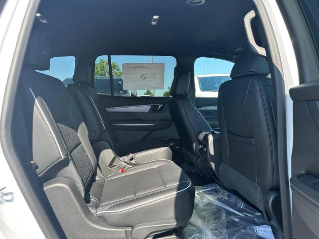 2025 Buick Enclave Vehicle Photo in COLUMBIA, MO 65203-3903