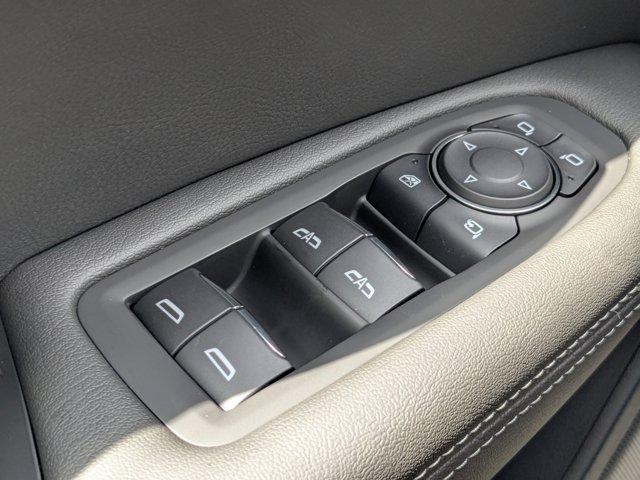 2025 Cadillac XT6 Vehicle Photo in BRUNSWICK, GA 31525-1881