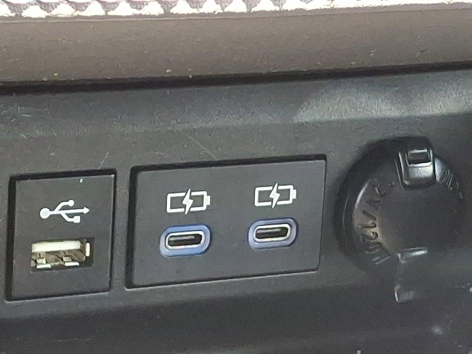 2022 Toyota Highlander Vehicle Photo in Harrisburg, PA 17111
