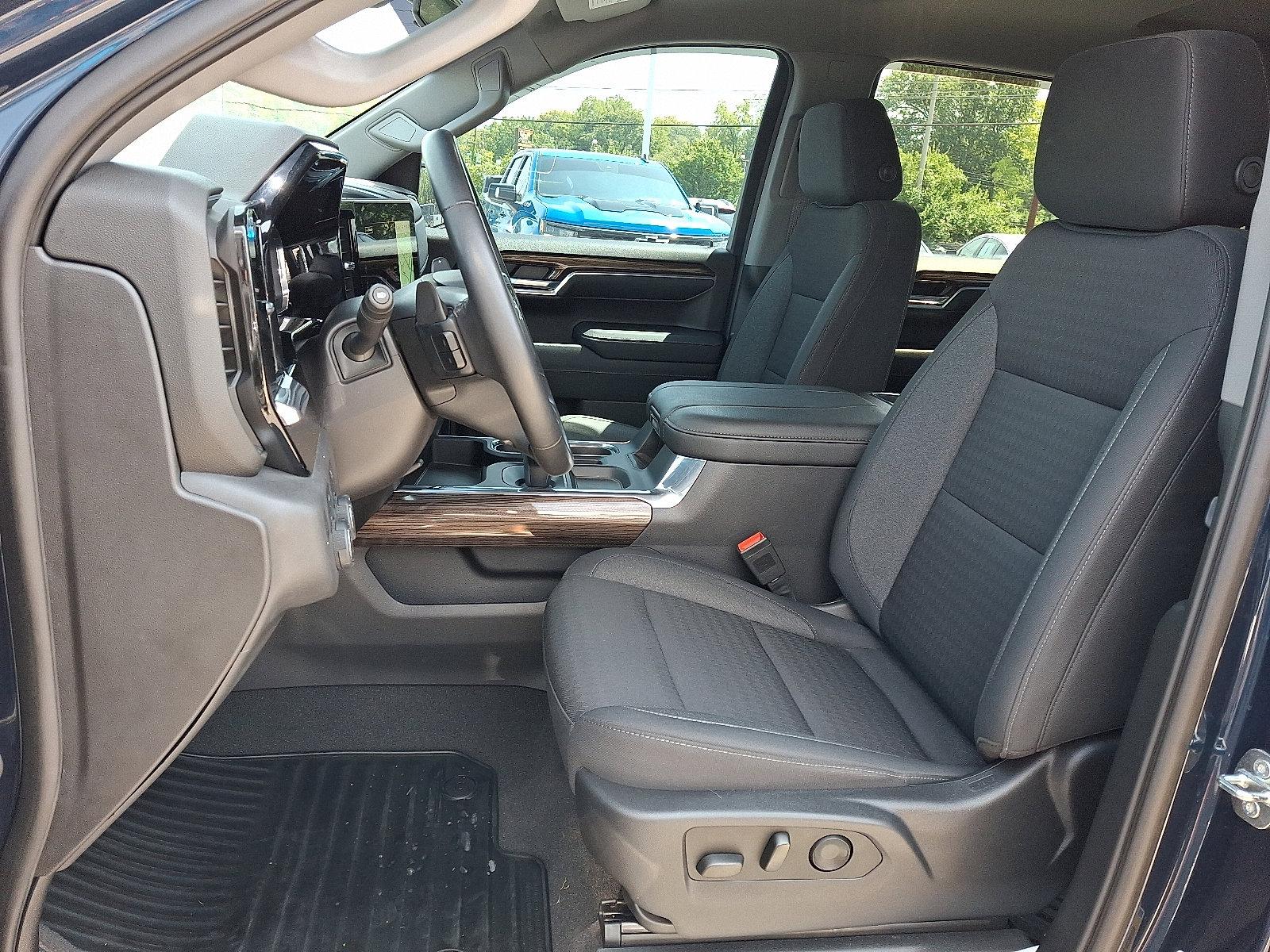 2023 Chevrolet Silverado 1500 Vehicle Photo in BETHLEHEM, PA 18017-9401