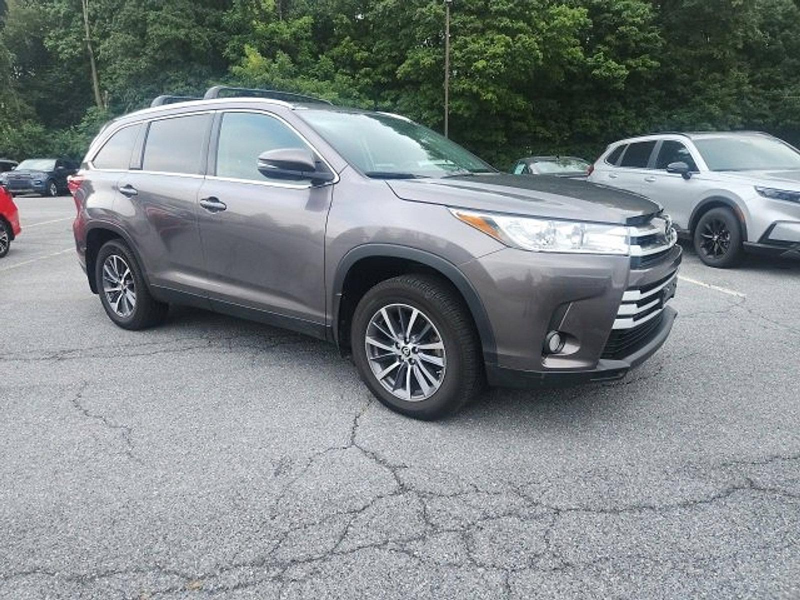 2019 Toyota Highlander Vehicle Photo in Harrisburg, PA 17111