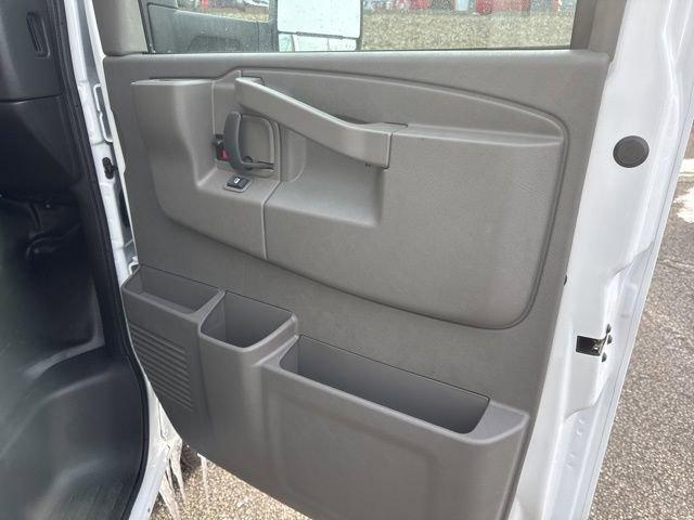 2025 GMC Savana Cutaway 4500 Vehicle Photo in MEDINA, OH 44256-9631