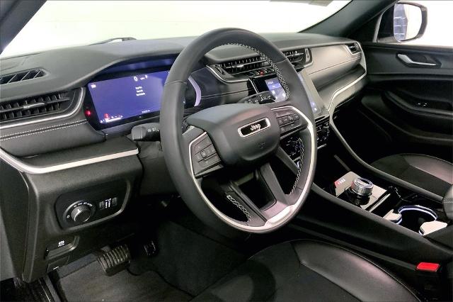 2023 Jeep Grand Cherokee Vehicle Photo in Kansas City, MO 64114
