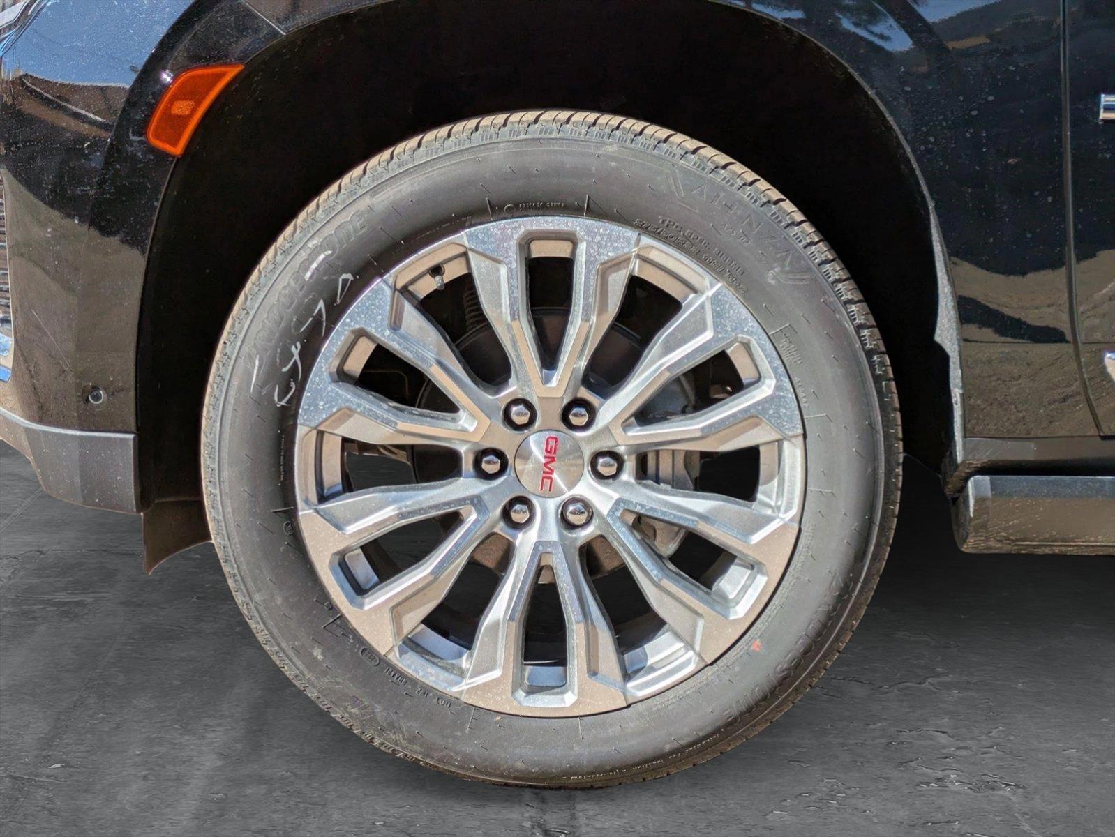 2024 GMC Yukon XL Vehicle Photo in GOLDEN, CO 80401-3850