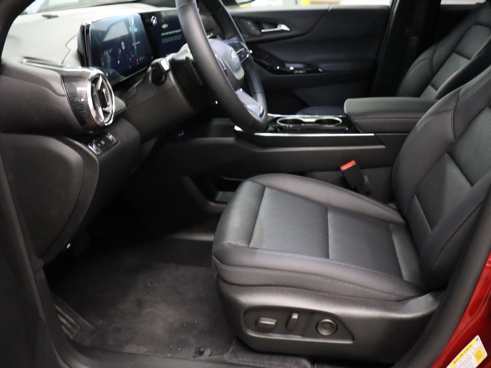 2025 Chevrolet Equinox Vehicle Photo in LOS ANGELES, CA 90007-3794