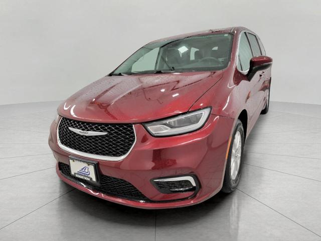 2023 Chrysler Pacifica Vehicle Photo in Oshkosh, WI 54904