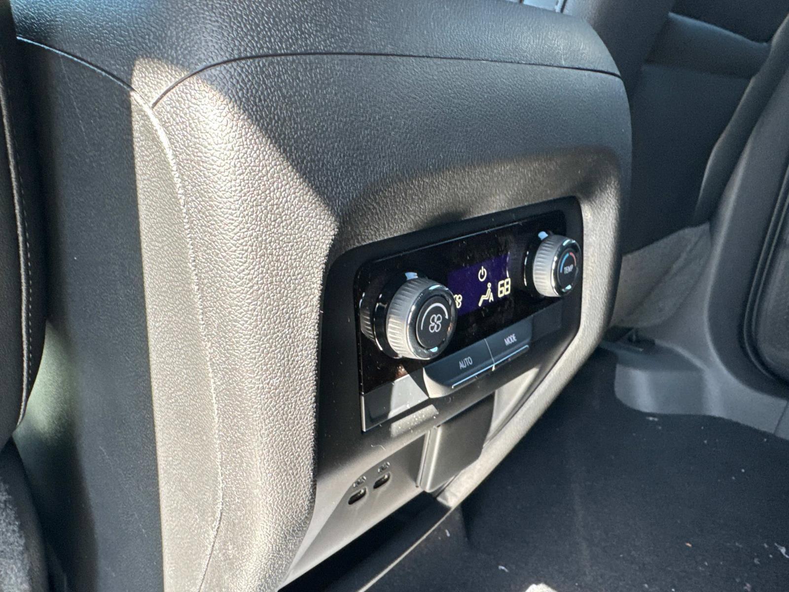 2025 Chevrolet Traverse Vehicle Photo in LOS ANGELES, CA 90007-3794