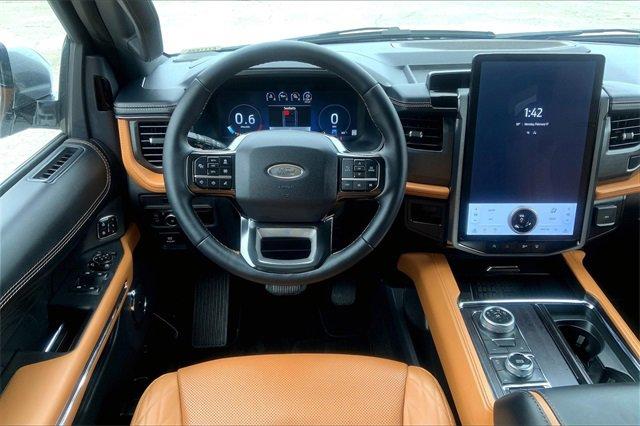 2024 Ford Expedition Vehicle Photo in TOPEKA, KS 66609-0000