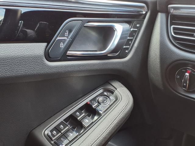 2020 Porsche Macan Vehicle Photo in TAMPA, FL 33612-3404