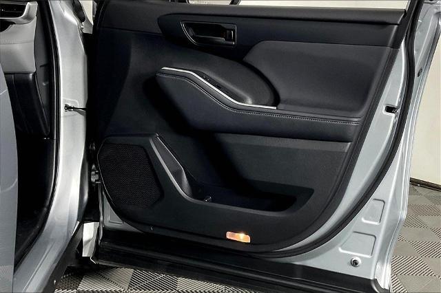 2024 Toyota Highlander Vehicle Photo in Tulsa, OK 74129