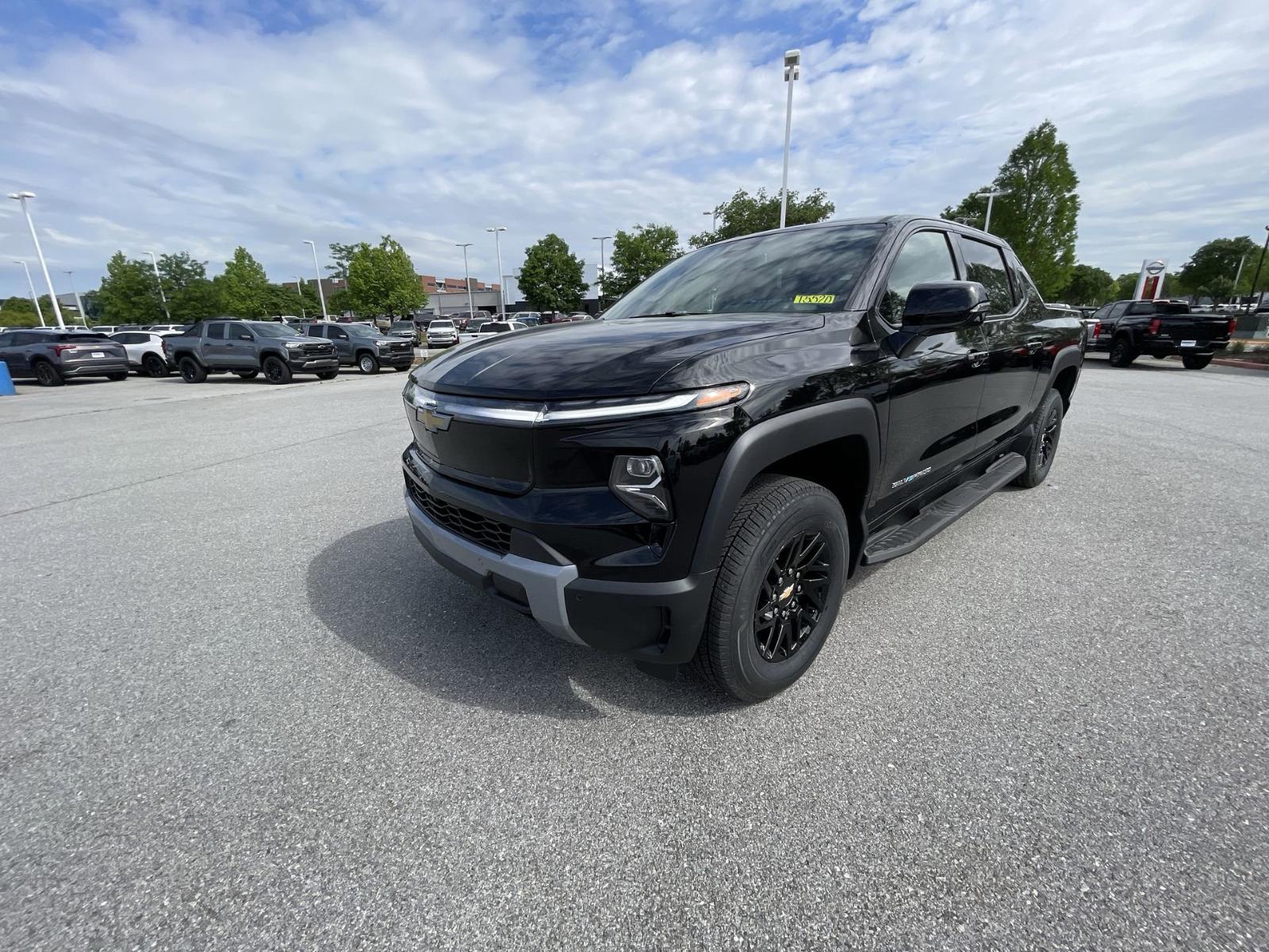 2025 Chevrolet Silverado EV Vehicle Photo in BENTONVILLE, AR 72712-4322