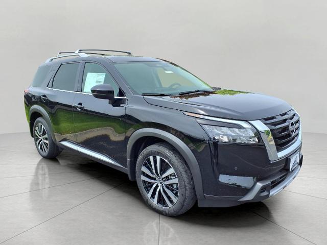 2025 Nissan Pathfinder Vehicle Photo in Oshkosh, WI 54904