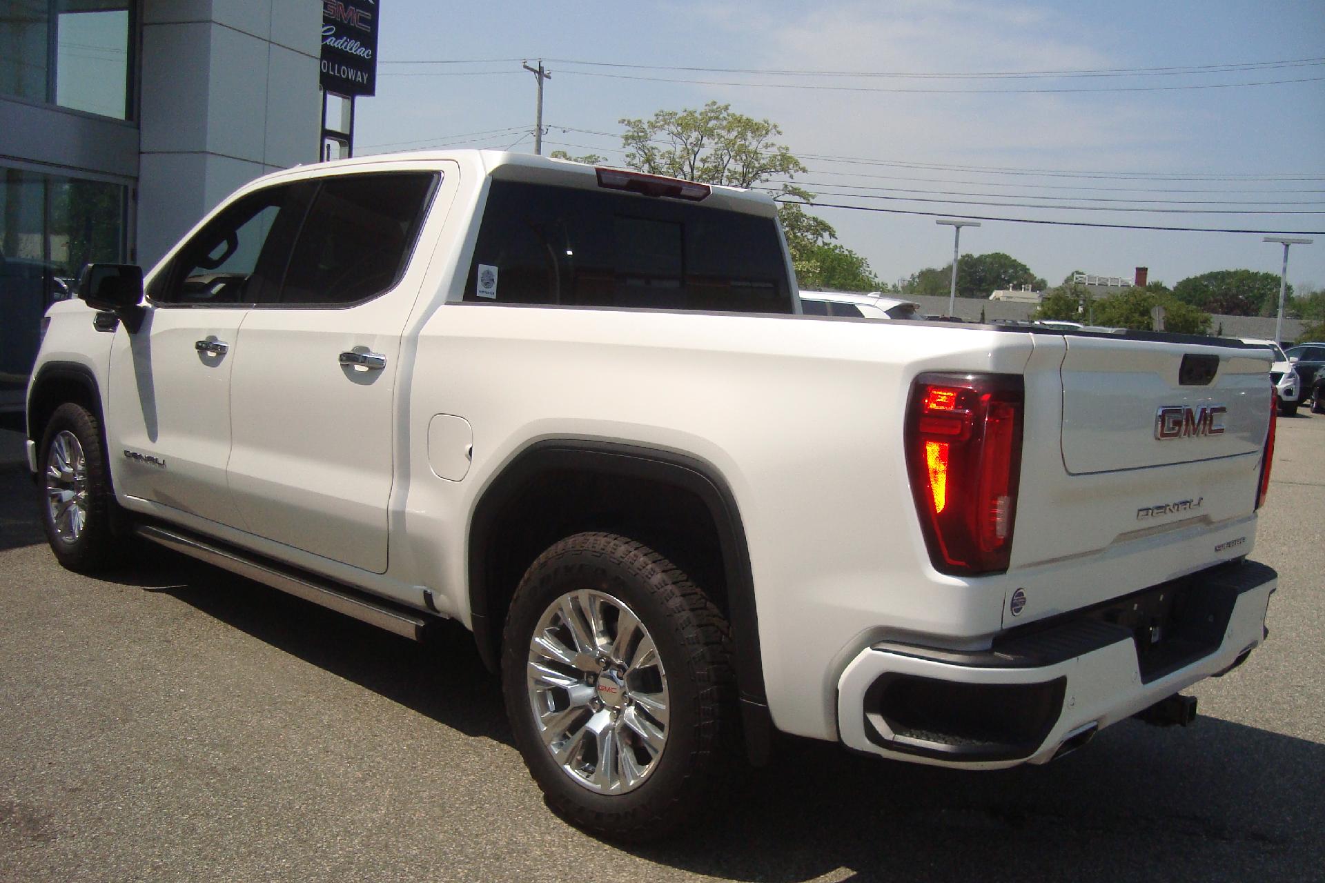 2024 GMC Sierra 1500 Vehicle Photo in PORTSMOUTH, NH 03801-4196