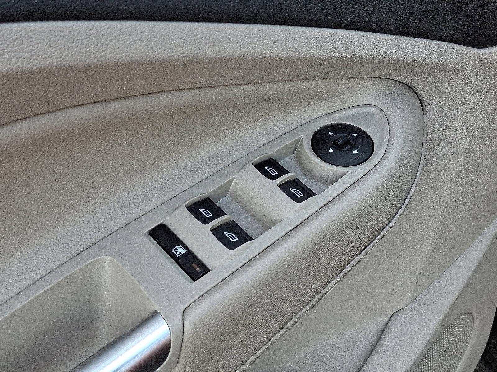 2015 Ford Escape Vehicle Photo in Easton, PA 18045