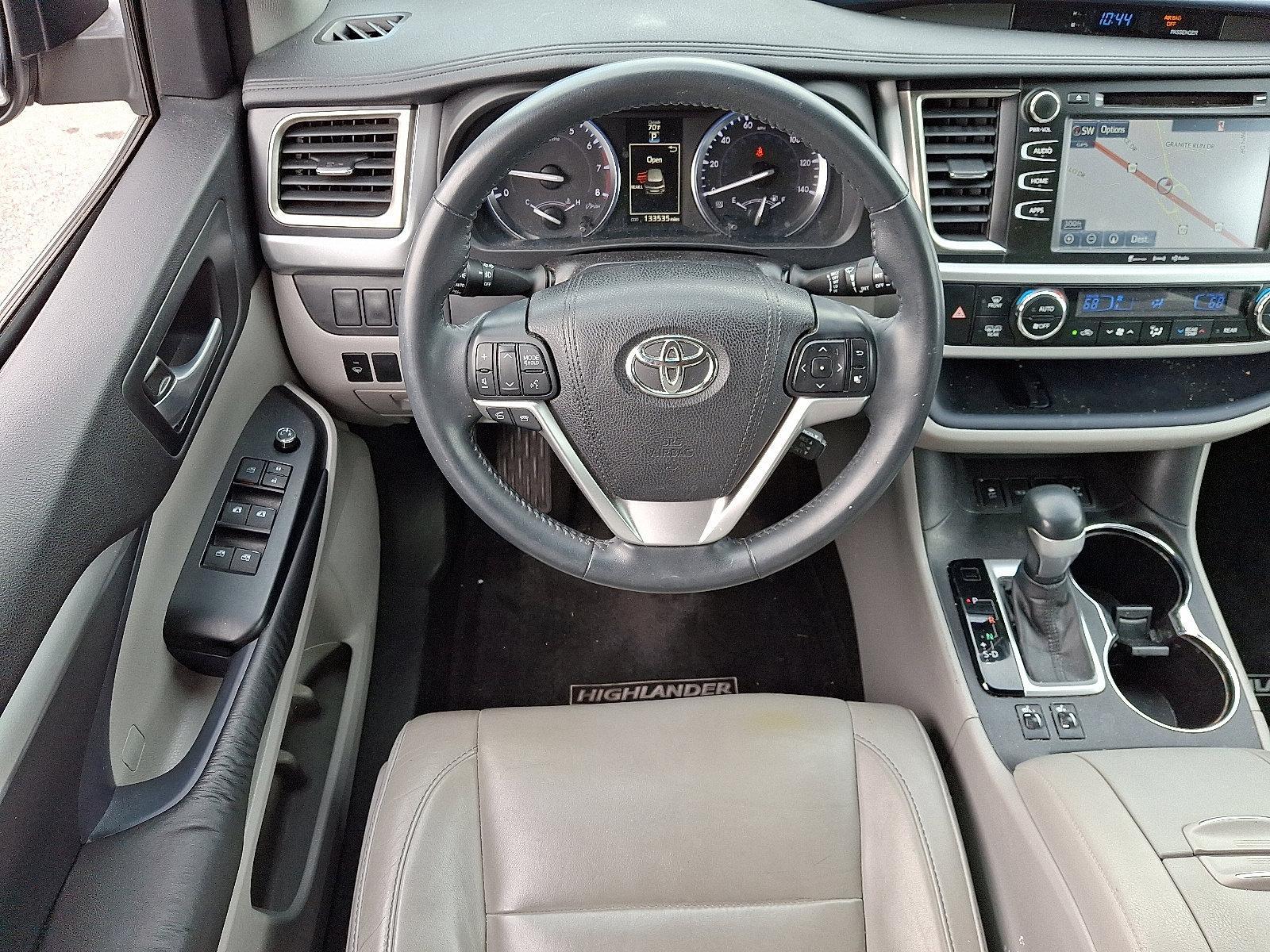 2016 Toyota Highlander Vehicle Photo in Lancaster, PA 17601