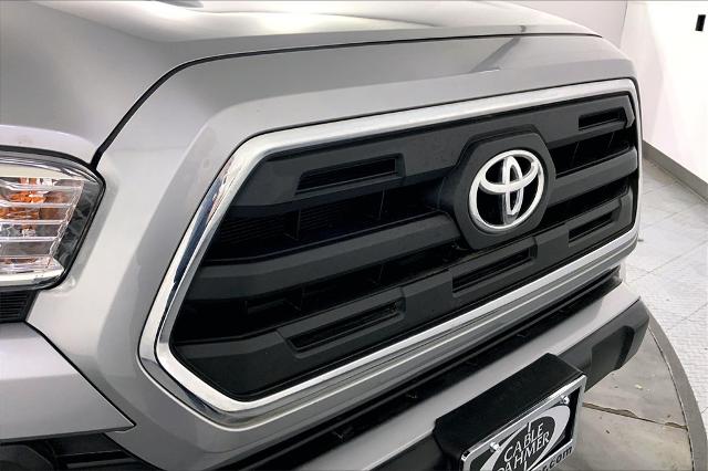 2017 Toyota Tacoma Vehicle Photo in Lees Summit, MO 64086