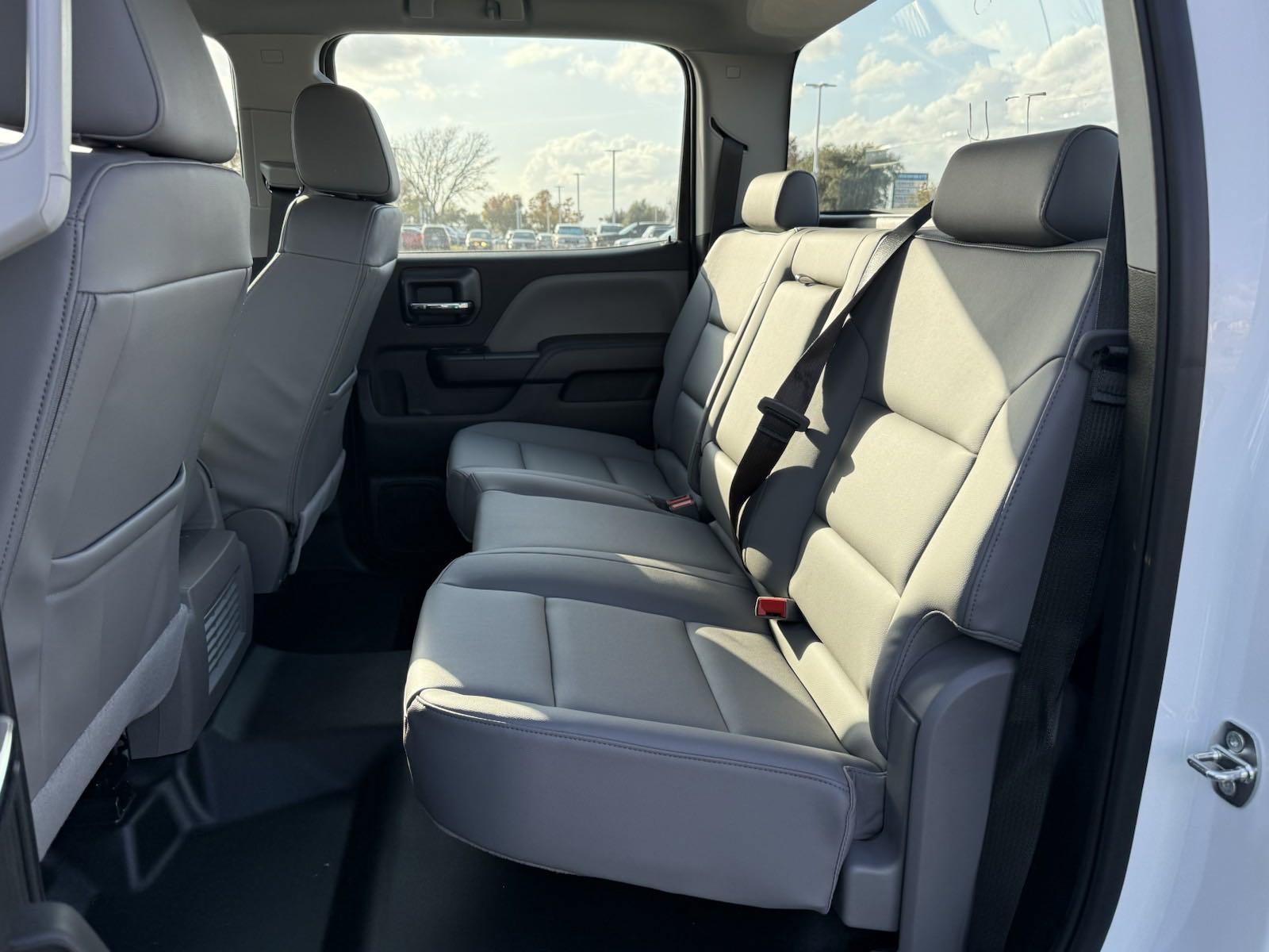 2024 Chevrolet Silverado 5500 HD Vehicle Photo in GEORGETOWN, TX 78626-7508