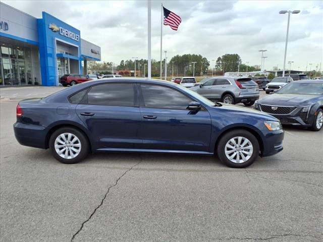 2013 Volkswagen Passat Vehicle Photo in HENDERSON, NC 27536-2966