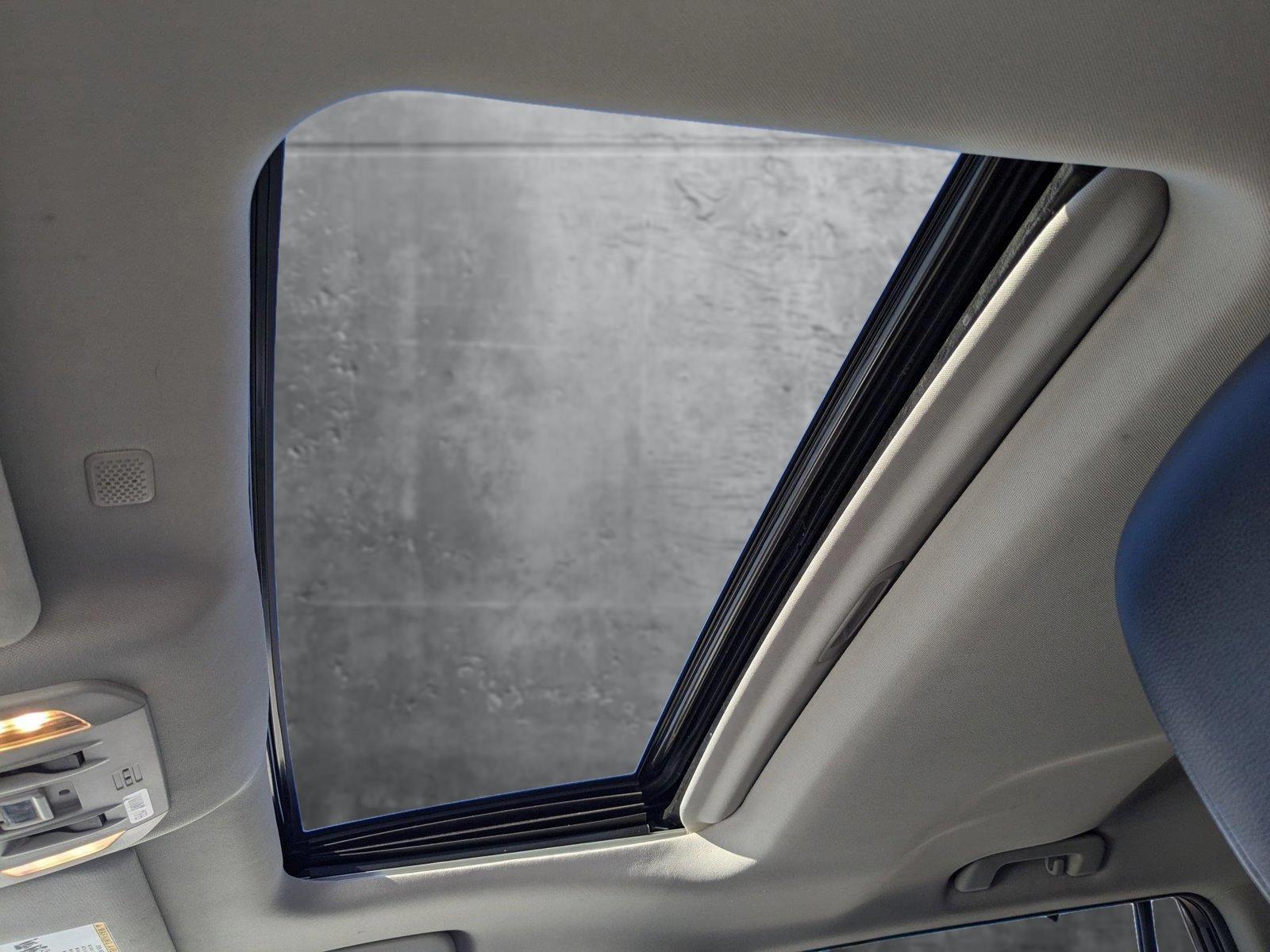 2022 Toyota Highlander Vehicle Photo in Spokane Valley, WA 99212