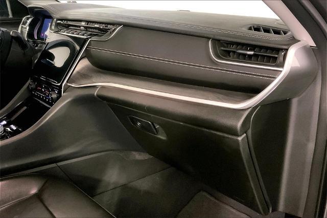 2023 Jeep Grand Cherokee L Vehicle Photo in Lees Summit, MO 64086