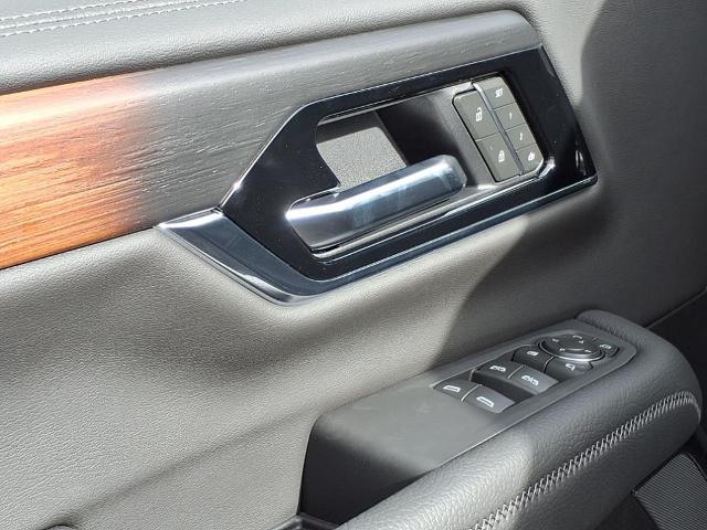 2025 GMC Yukon XL Vehicle Photo in Denton, TX 76205