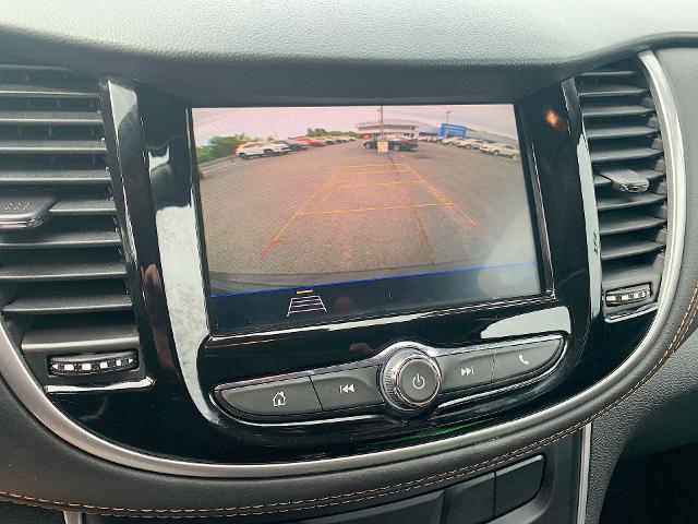 2022 Chevrolet Trax Vehicle Photo in MOON TOWNSHIP, PA 15108-2571