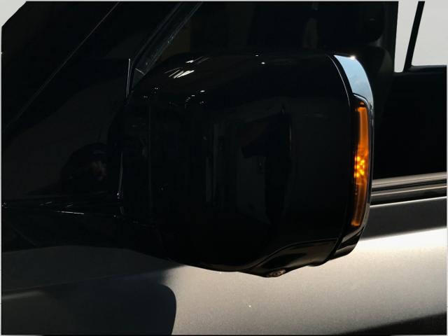 2024 Land Rover Defender Vehicle Photo in GREEN BAY, WI 54303-3330