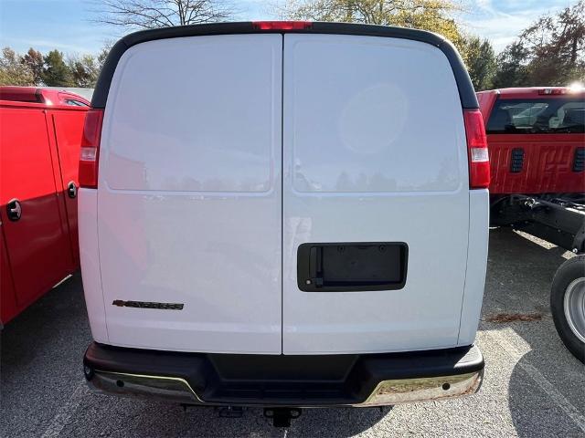 2025 Chevrolet Express Cargo 2500 Vehicle Photo in ALCOA, TN 37701-3235