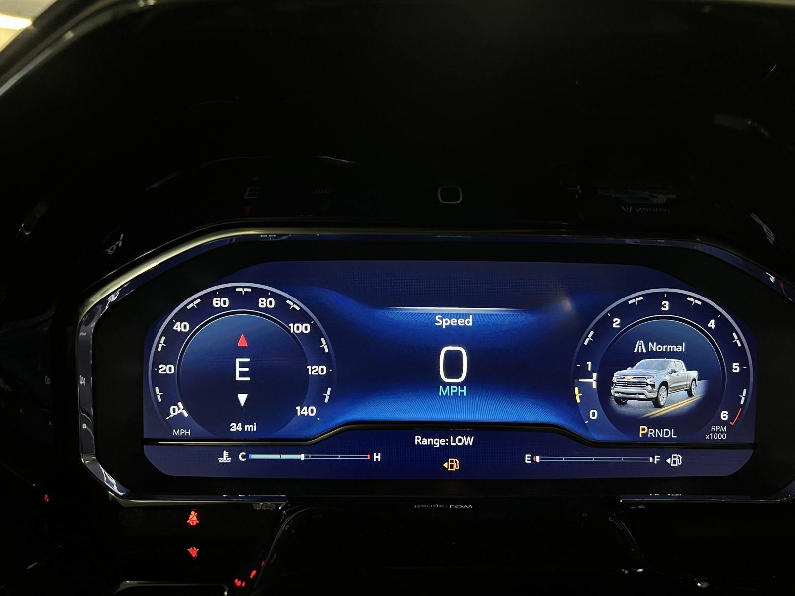 2025 Chevrolet Silverado 1500 Vehicle Photo in LOS ANGELES, CA 90007-3794
