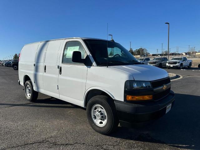 2024 Chevrolet Express Cargo 2500 Vehicle Photo in COLUMBIA, MO 65203-3903