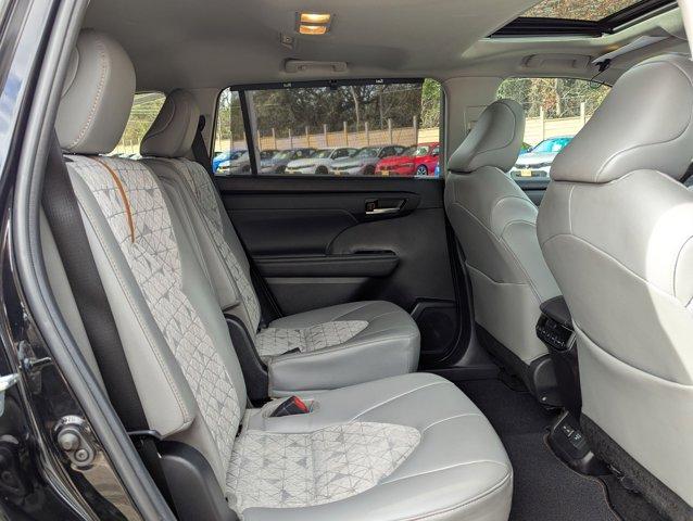 2023 Toyota Highlander Vehicle Photo in San Antonio, TX 78230