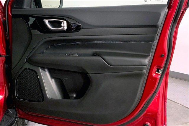2025 Jeep Compass Vehicle Photo in KANSAS CITY, MO 64114-4502