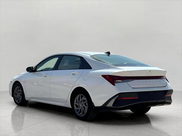 2025 Hyundai ELANTRA Hybrid Vehicle Photo in Green Bay, WI 54304