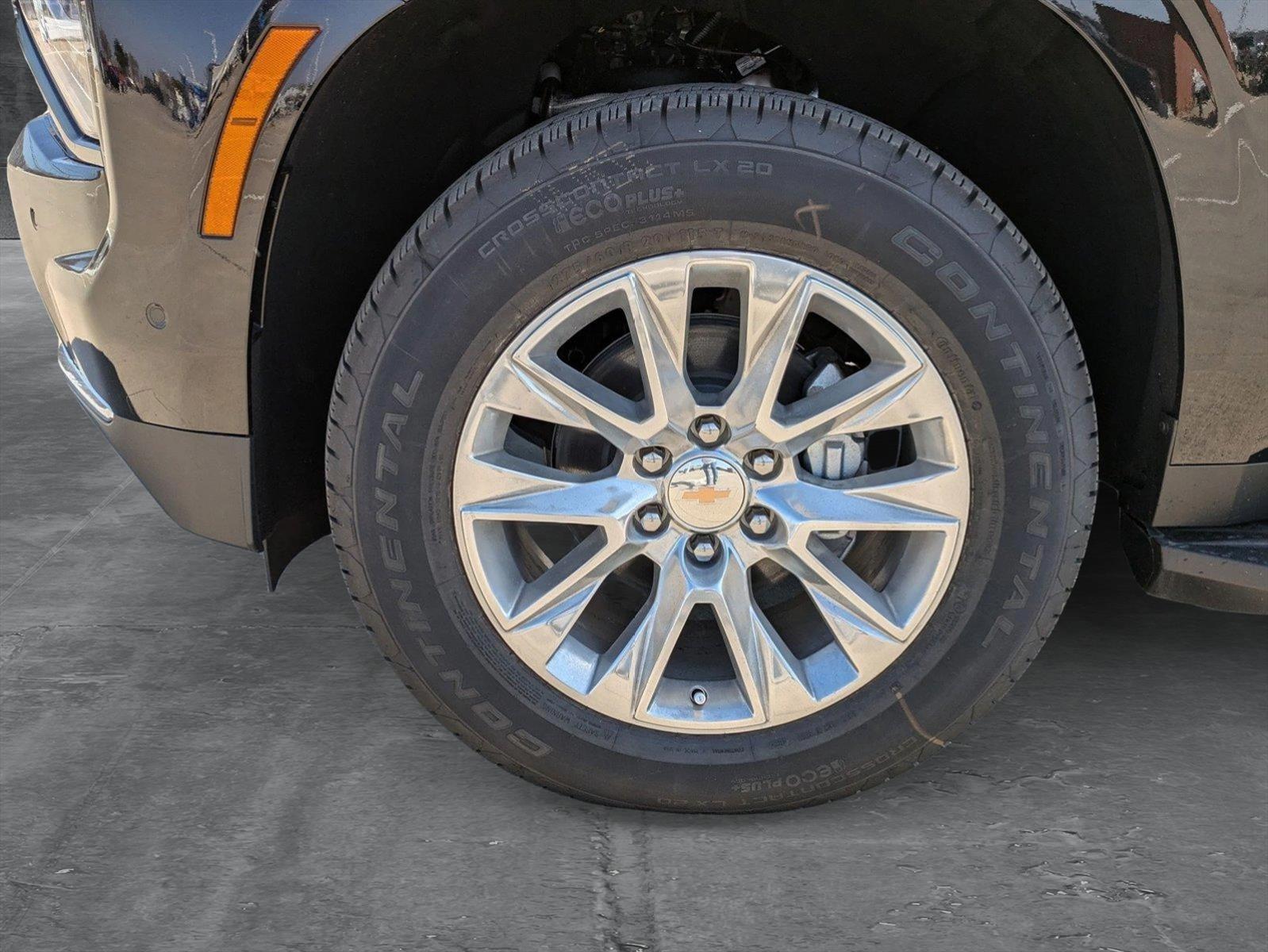 2025 Chevrolet Suburban Vehicle Photo in CORPUS CHRISTI, TX 78412-4902