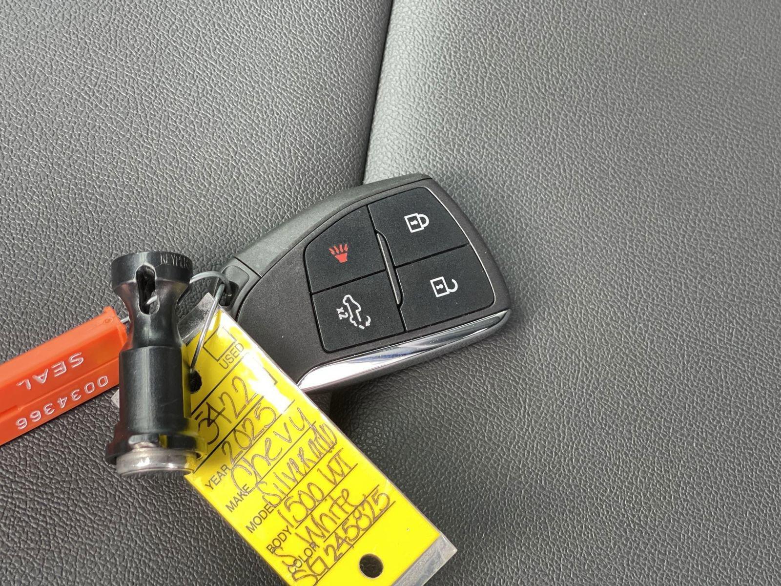 2025 Chevrolet Silverado 1500 Vehicle Photo in BENTONVILLE, AR 72712-4322