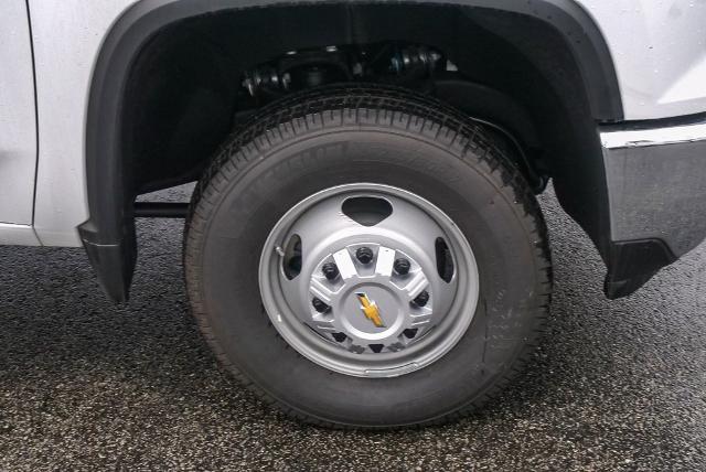 2025 Chevrolet Silverado 3500 HD CC Vehicle Photo in VENTURA, CA 93003-8585