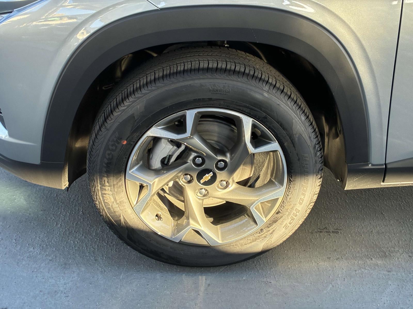 2025 Chevrolet Trax Vehicle Photo in LOS ANGELES, CA 90007-3794