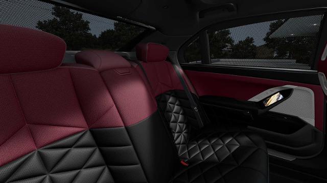 2025 BMW 740i xDrive Vehicle Photo in GRAPEVINE, TX 76051