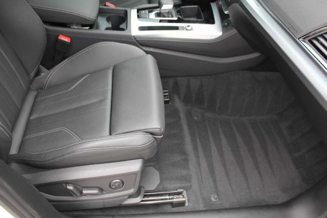 2024 Audi Q5 Vehicle Photo in HOUSTON, TX 77090
